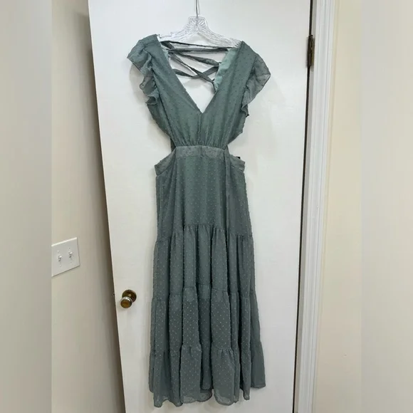 Altar’d State Jenessa Sage open back maxi dress - Picture 2 of 5